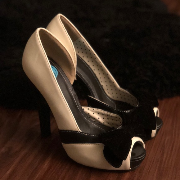 Pinup pumps - Picture 4 of 6